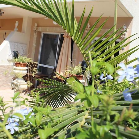Ivoton Home Paphos Buitenkant foto