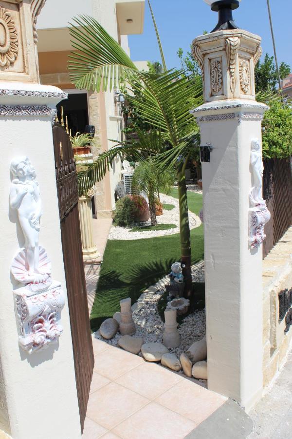 Ivoton Home Paphos Buitenkant foto