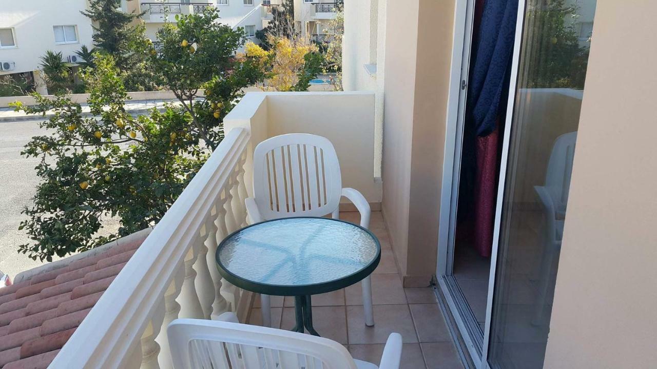 Ivoton Home Paphos Buitenkant foto
