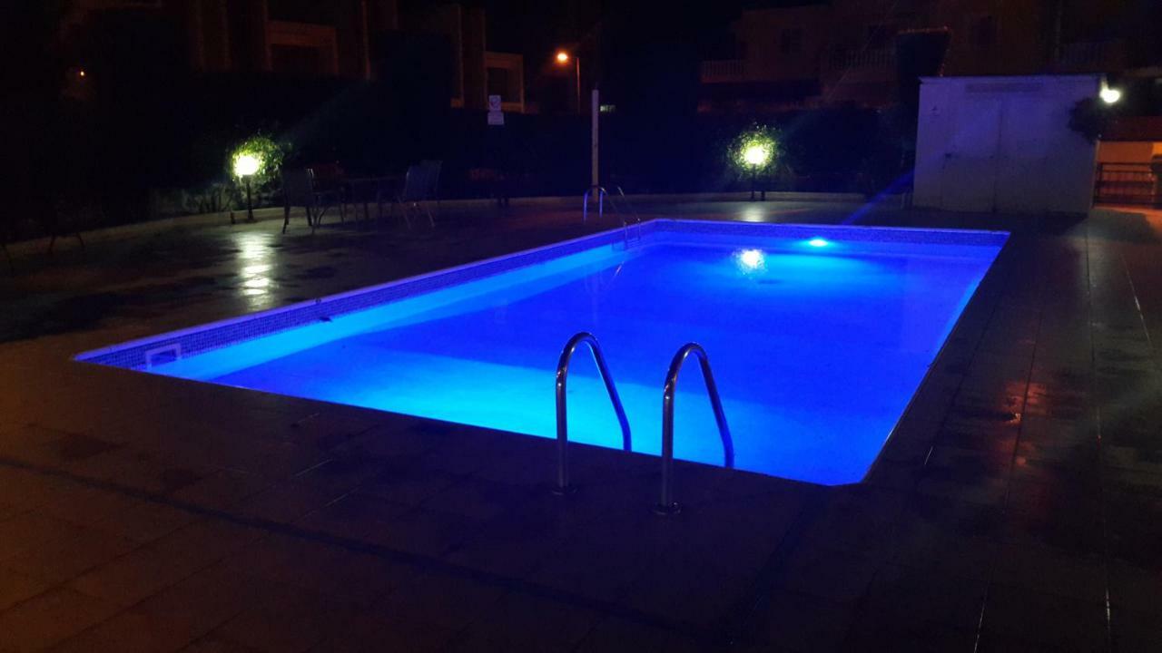 Ivoton Home Paphos Buitenkant foto
