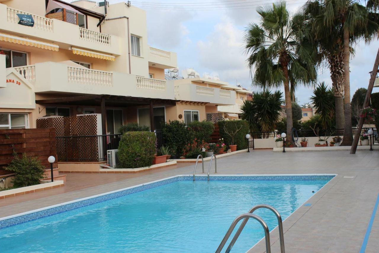 Ivoton Home Paphos Buitenkant foto