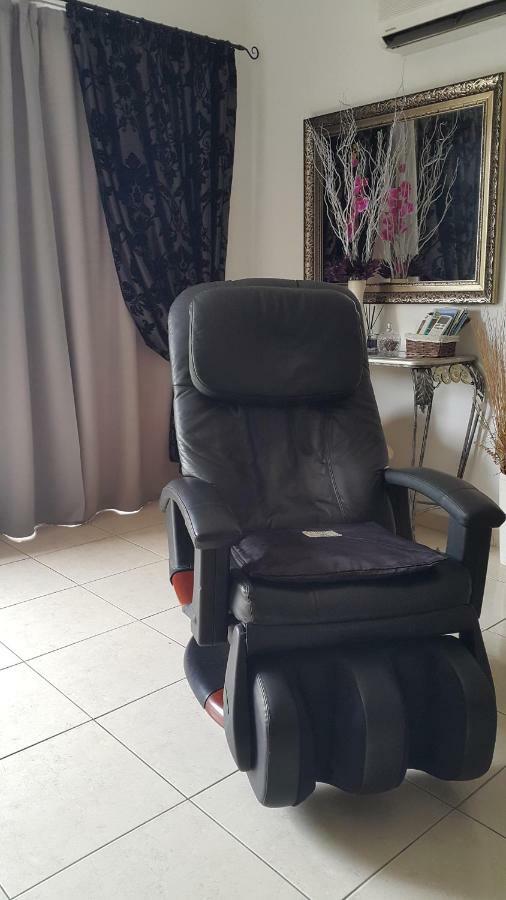 Ivoton Home Paphos Buitenkant foto